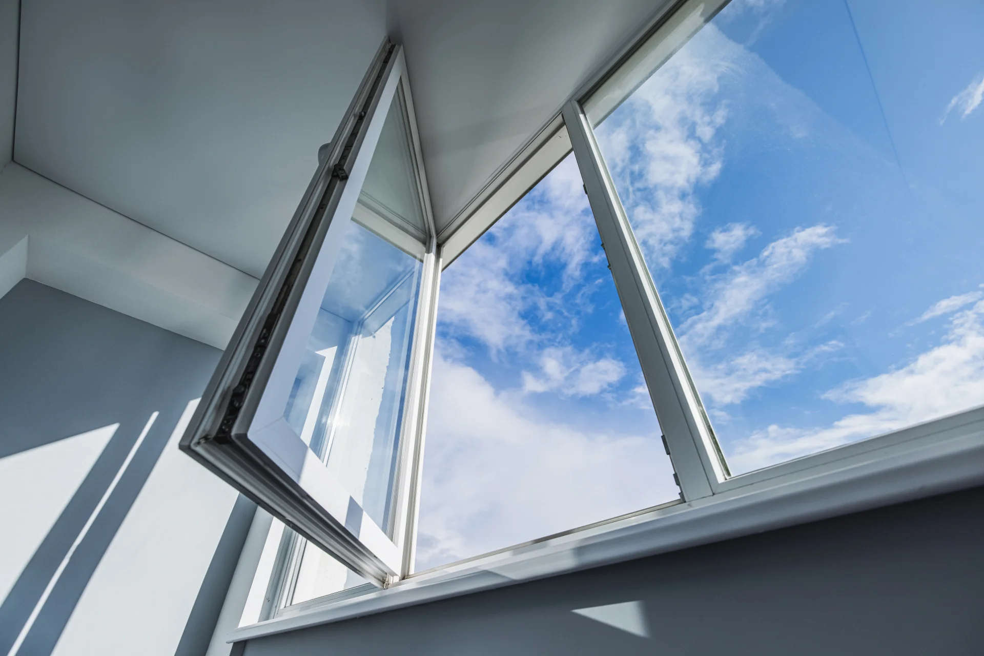 VLX 80 Casement Window in San Antonio, TX | Hale Windows San Antonio - detail 1
